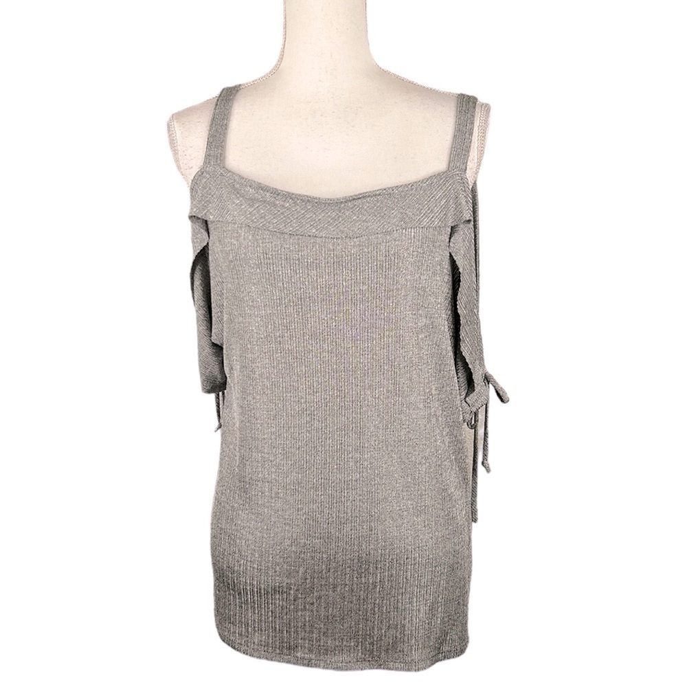 Coverstitched Gray Ribbed Cold‎ Shoulder Flowy Top Size Medium